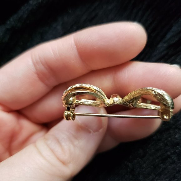 Vintage Bow Gold Tone with Rhinestone Pin Brooch - Picture 6 of 8